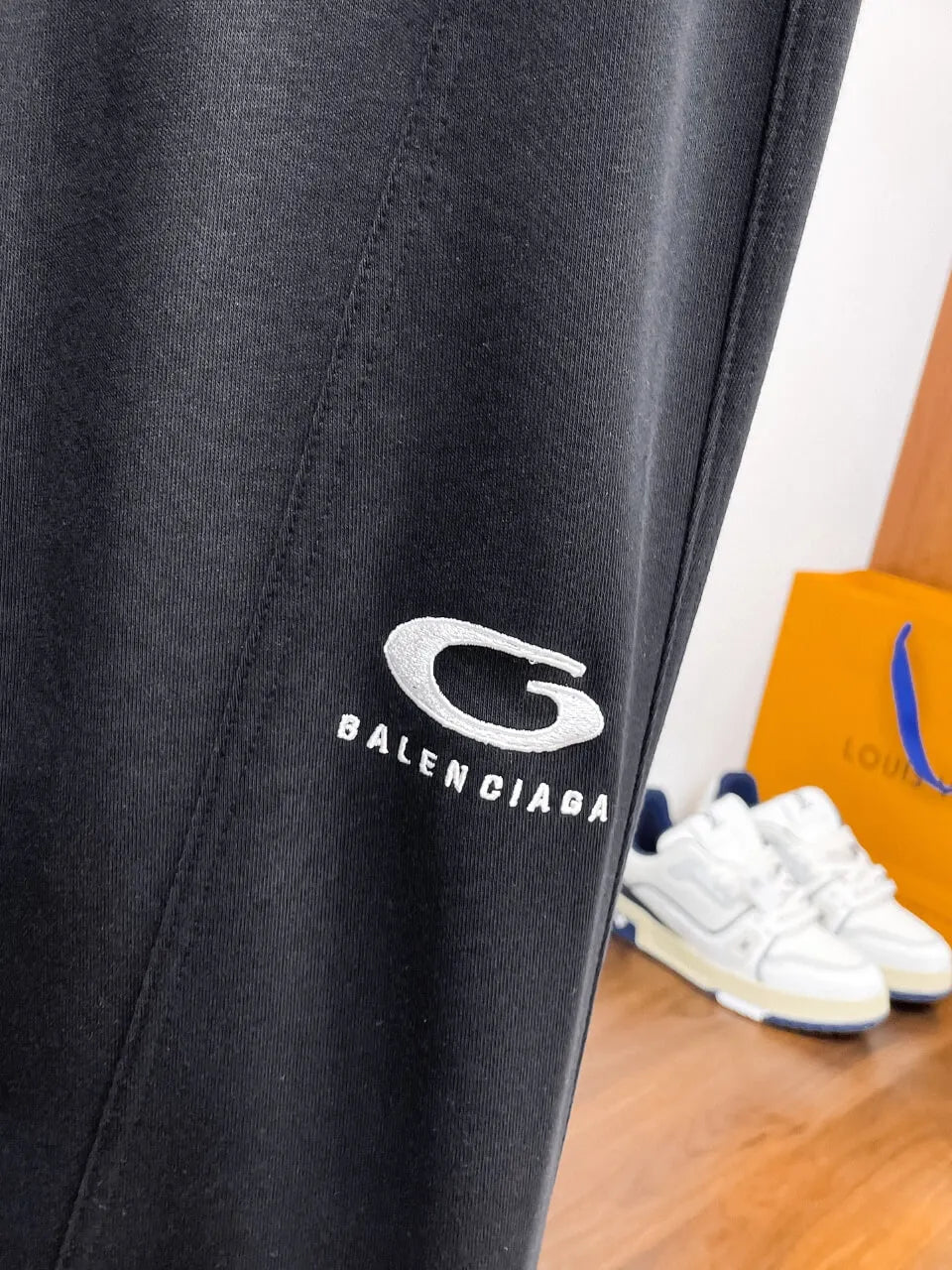 Side Circular Logo Embroidery Pants