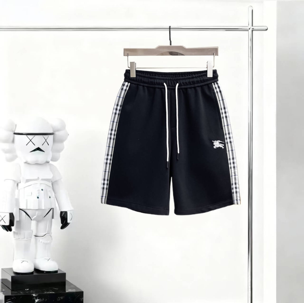Embroidered Terry Casual Short