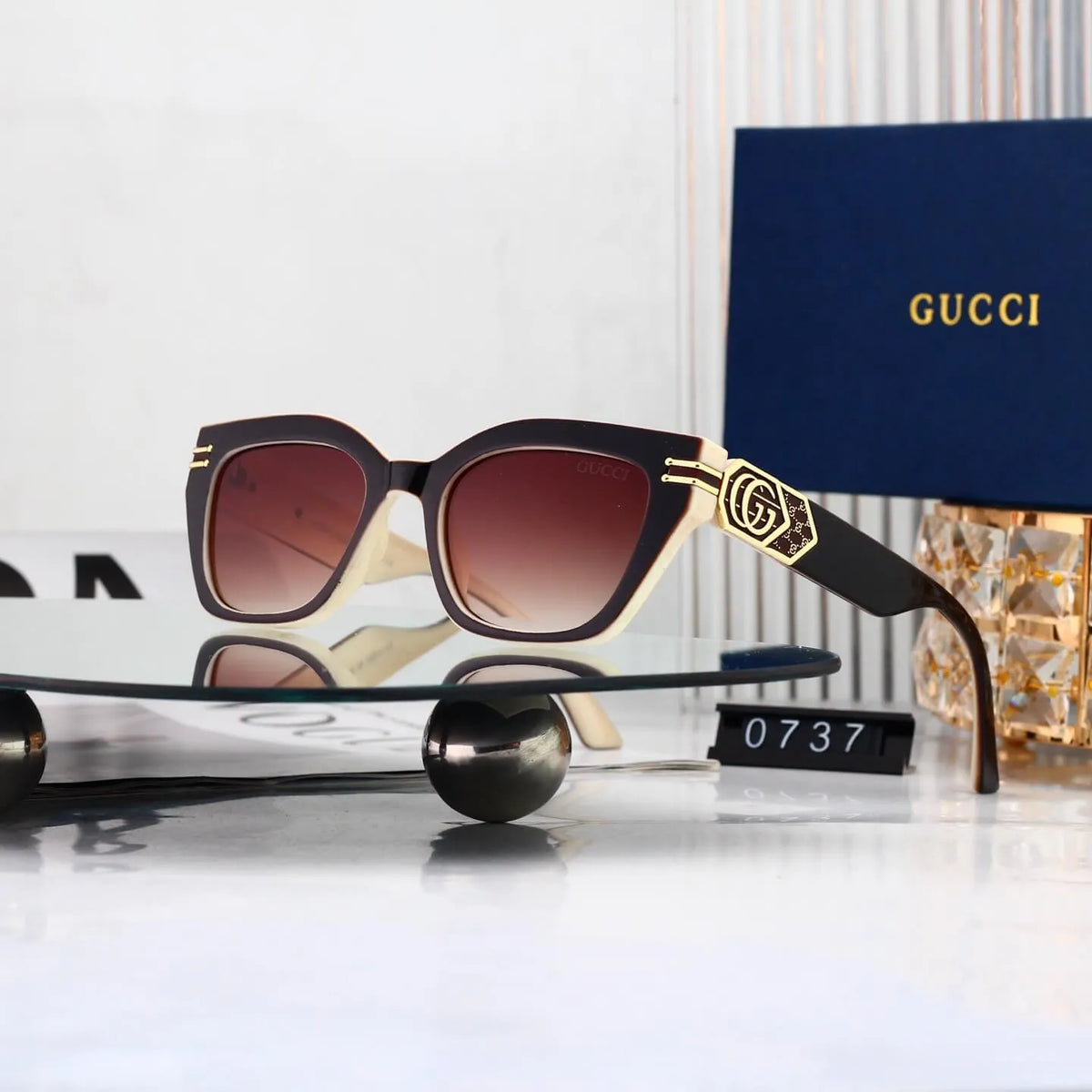 Metal Logo Square Sunglasses