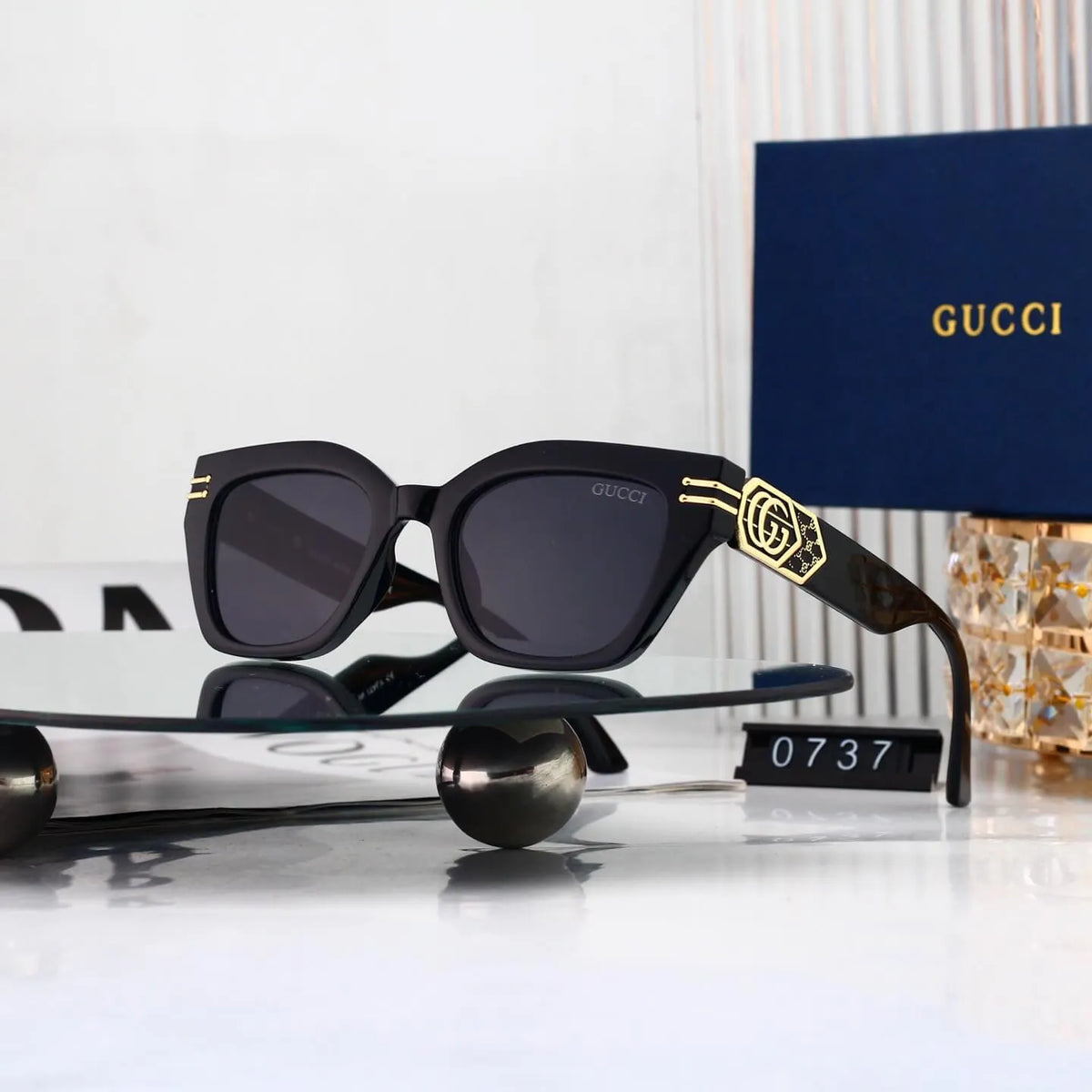 Metal Logo Square Sunglasses