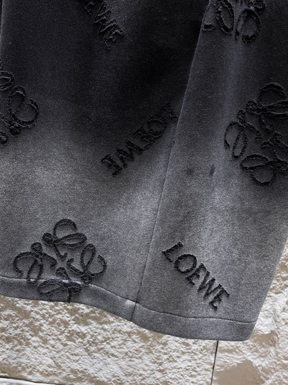 Faded‑Tone Monogram Casual Short