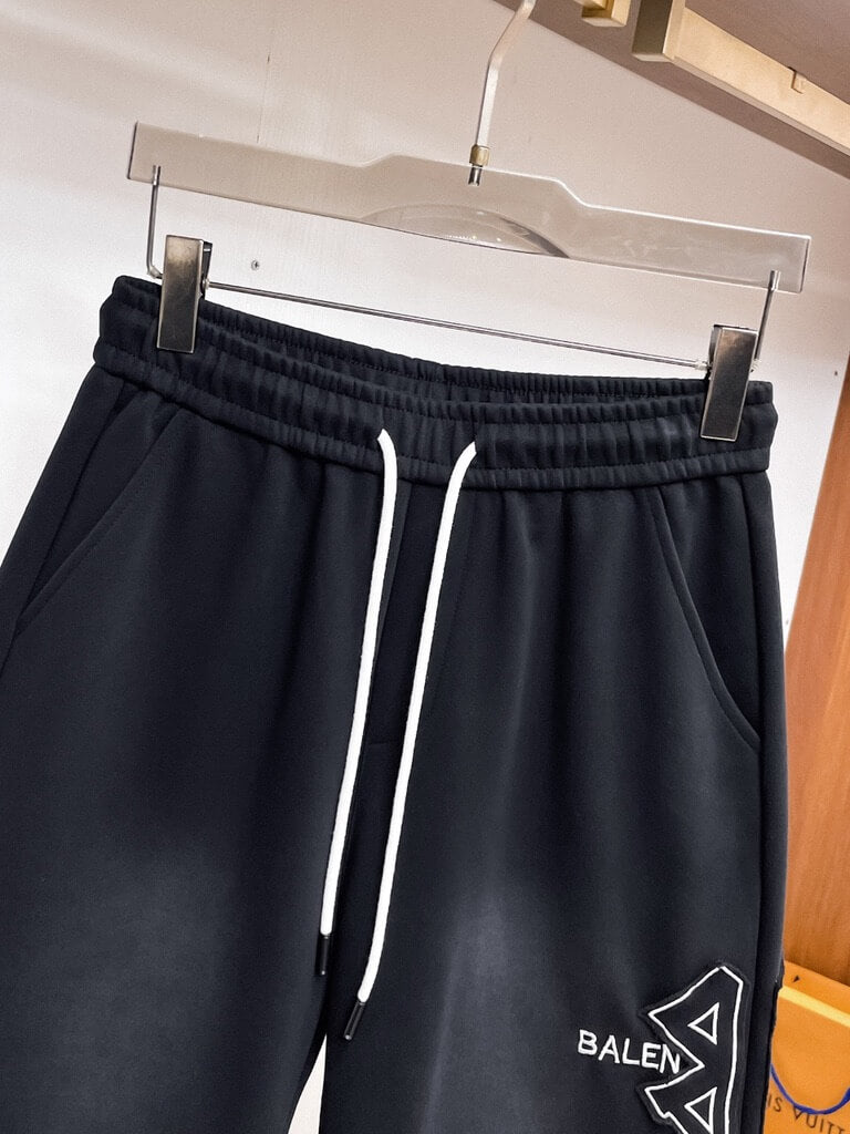 Geometric‑Graphic Print Shorts