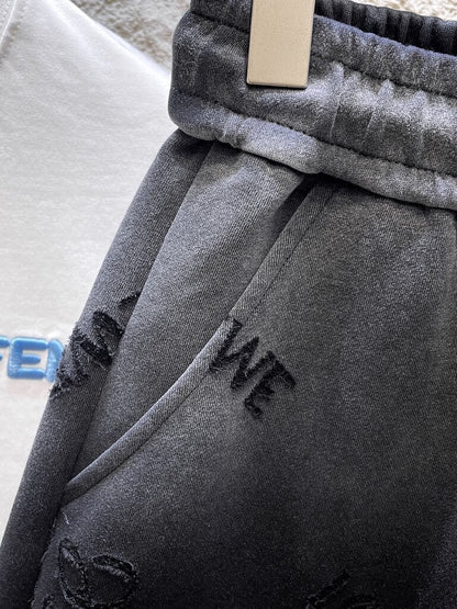 Faded‑Tone Monogram Casual Short