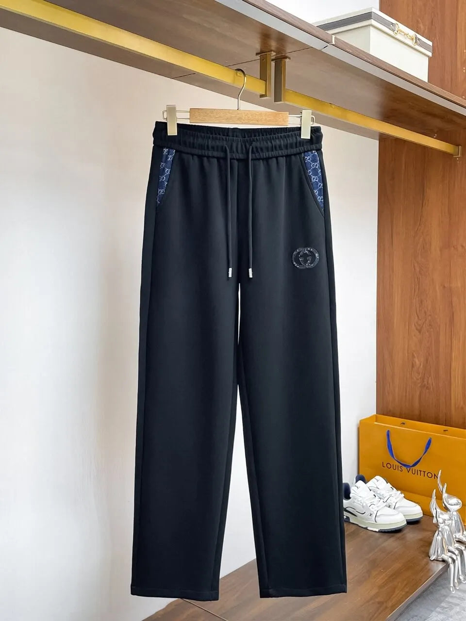 Jacquard Patch Pocket Logo Straight Pants