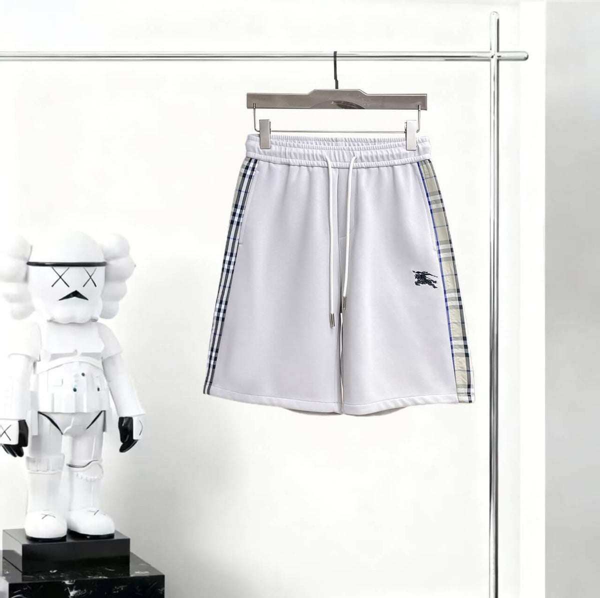 Embroidered Terry Casual Short