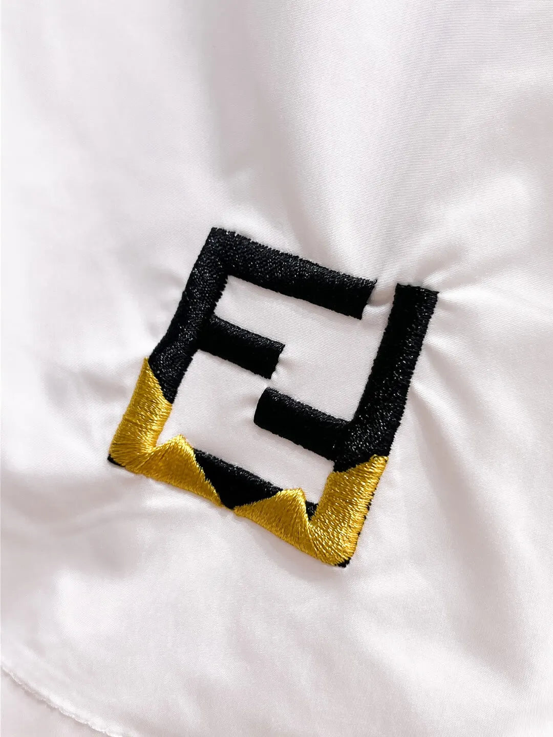 Contrast Logo Embroidered Casual Shorts